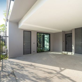 Concrete driveway in Bayside with an exposed aggregate finish