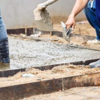 concreters Bayside working on a cincrete driveway in Melbourne